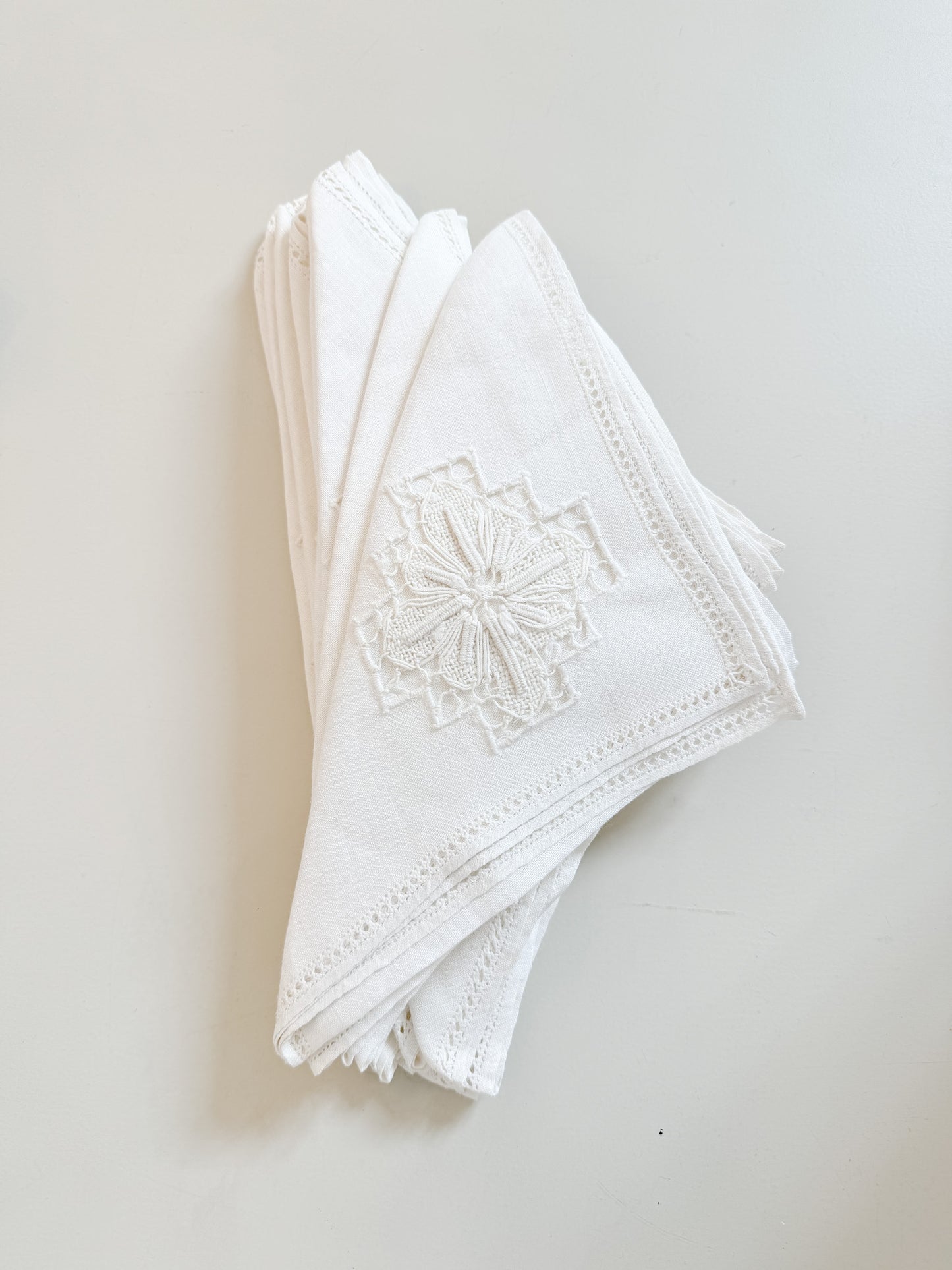 Vintage Linen Napkin | Embroidered Detail