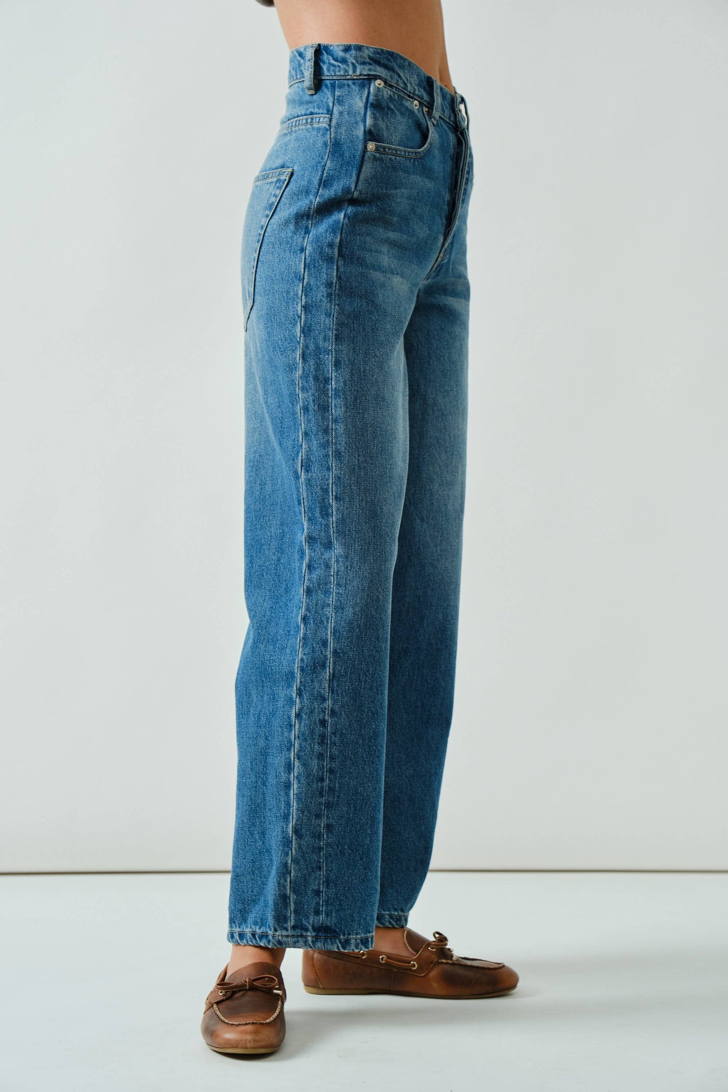 Slim Semi Barrel Jeans | Medium Wash