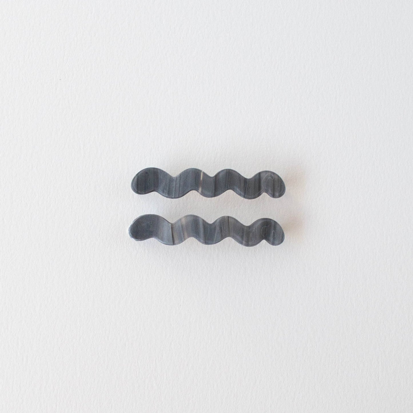 Eco Cloud Wave Slide Hair Pin Set: Ash Grey