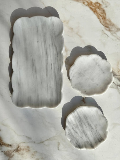 Scalloped Round Marble Tray | White