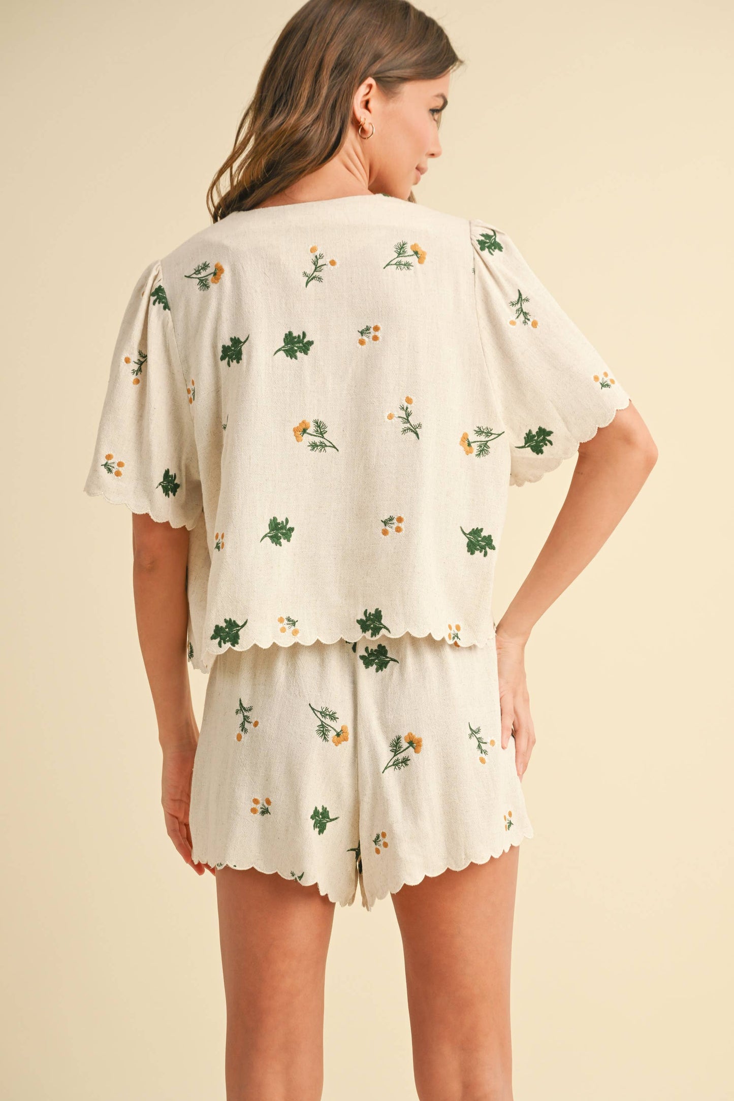 Floral Embroidery Linen Shorts