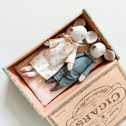 Grandma and Grandpa Mice in Cigarbox | Maileg