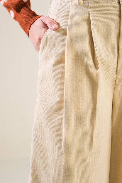 A solid woven pant - FP1296: Beige / Contemporary / L