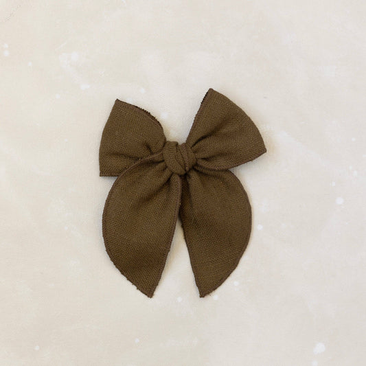 Fleur Moss Linen Bow Clip