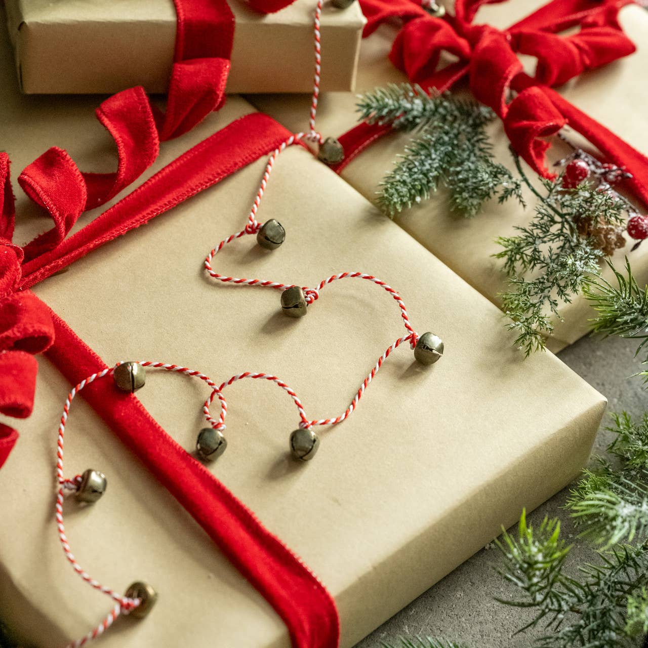 6' ANTIQUED .5" BRONZE BELL GARLAND